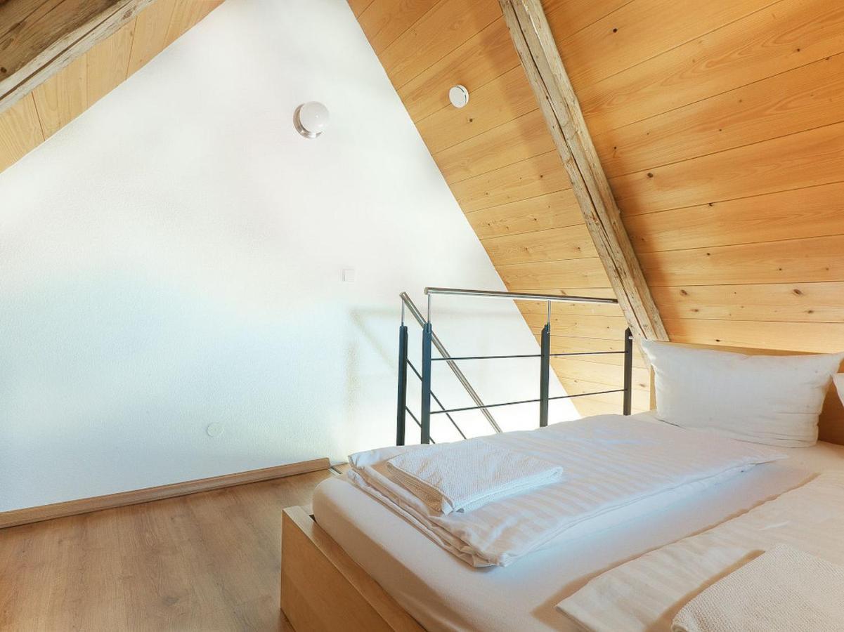 Escasa Ferienwohnungen Heiligenborn Esterno foto
